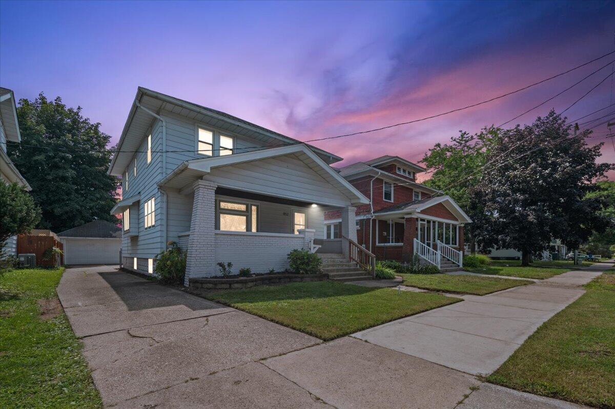 852 Richmond Street NW Grand Rapids MI 49504