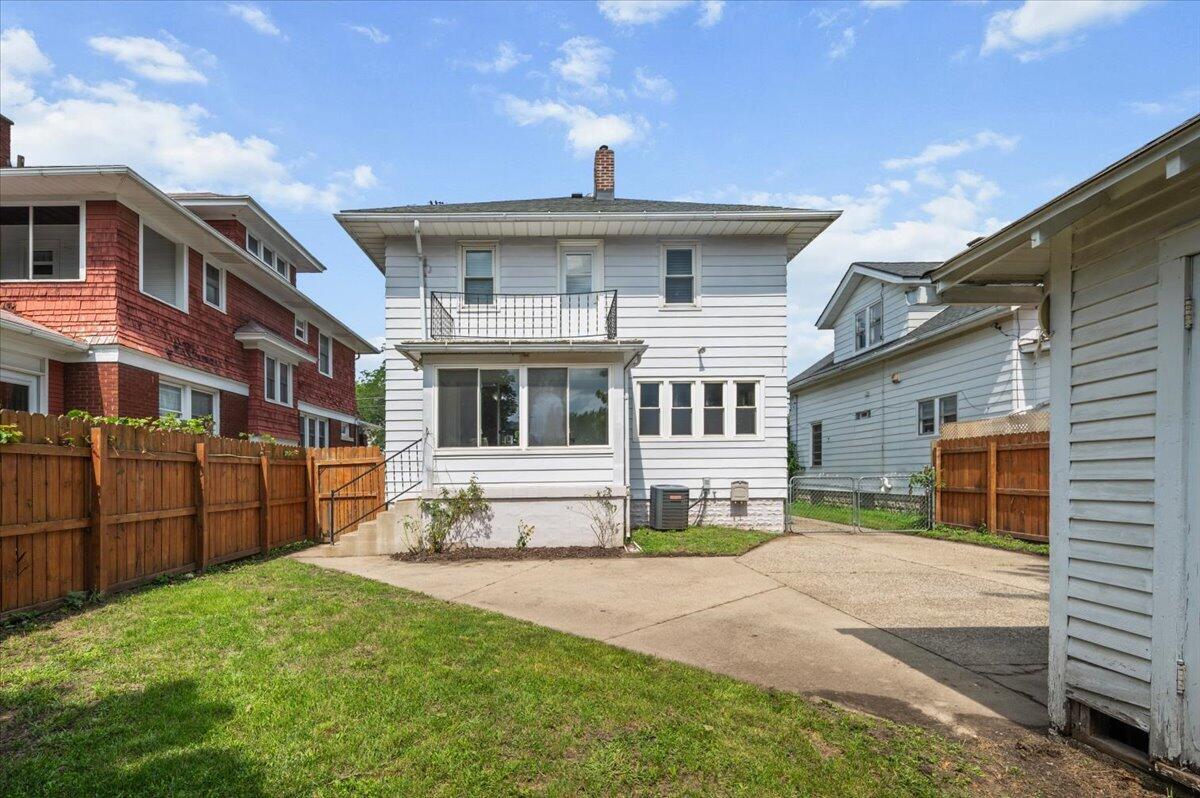 852 Richmond Street NW Grand Rapids MI 49504