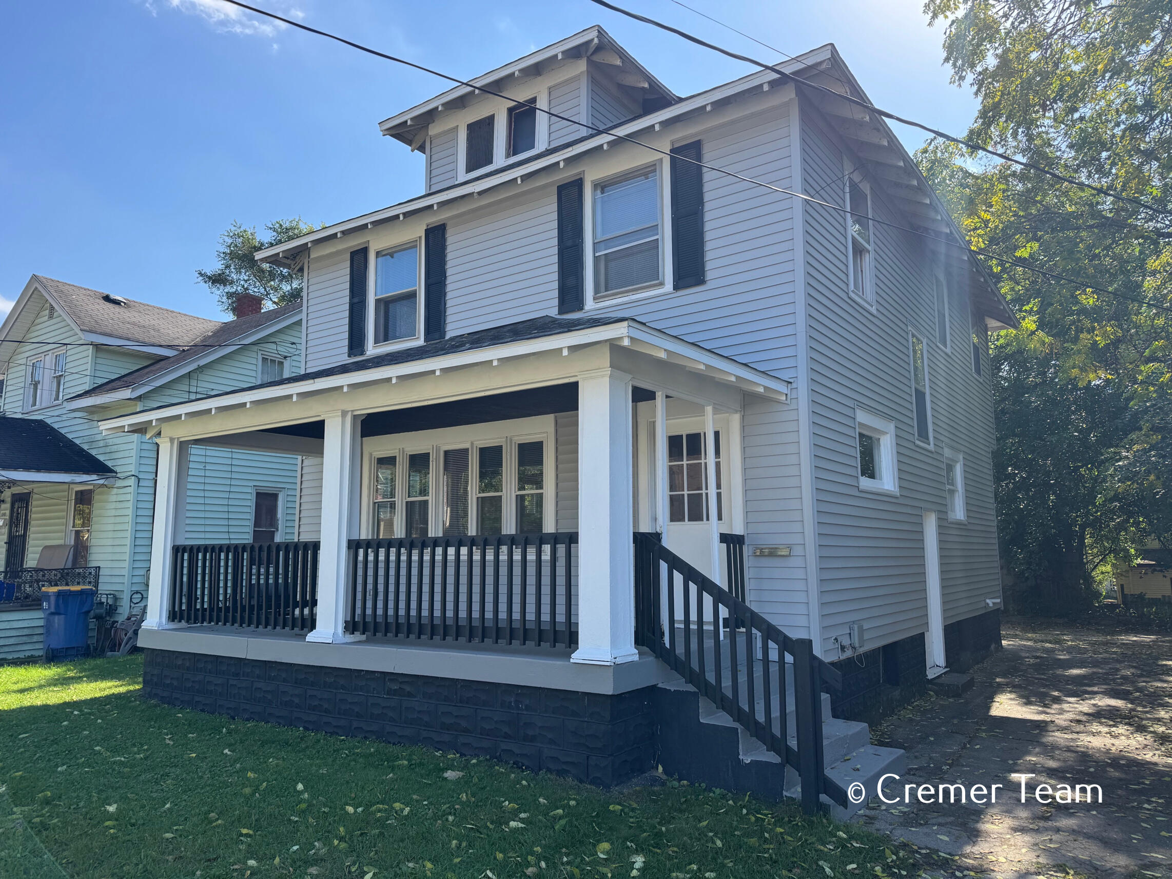 1034 Hall Street SE Grand Rapids MI 49507