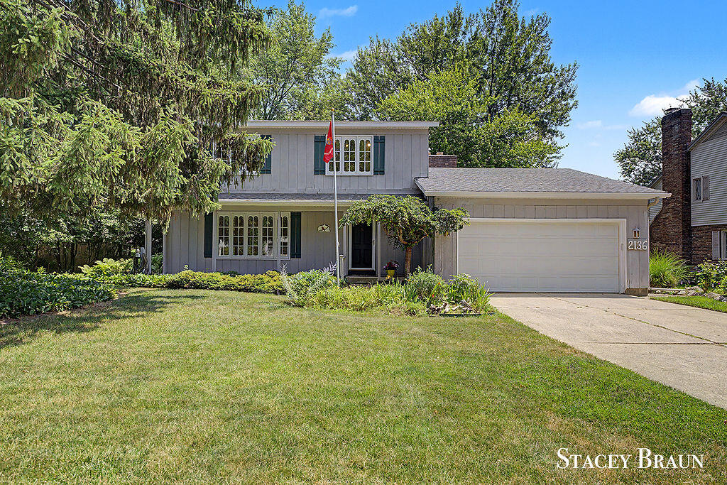 2136 Rolling Hills Drive SE Grand Rapids MI 49546