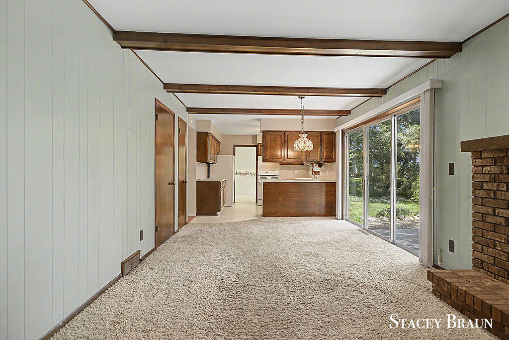 2136 Rolling Hills Drive SE Grand Rapids MI 49546