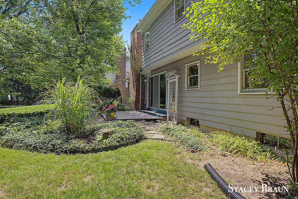 2136 Rolling Hills Drive SE Grand Rapids MI 49546