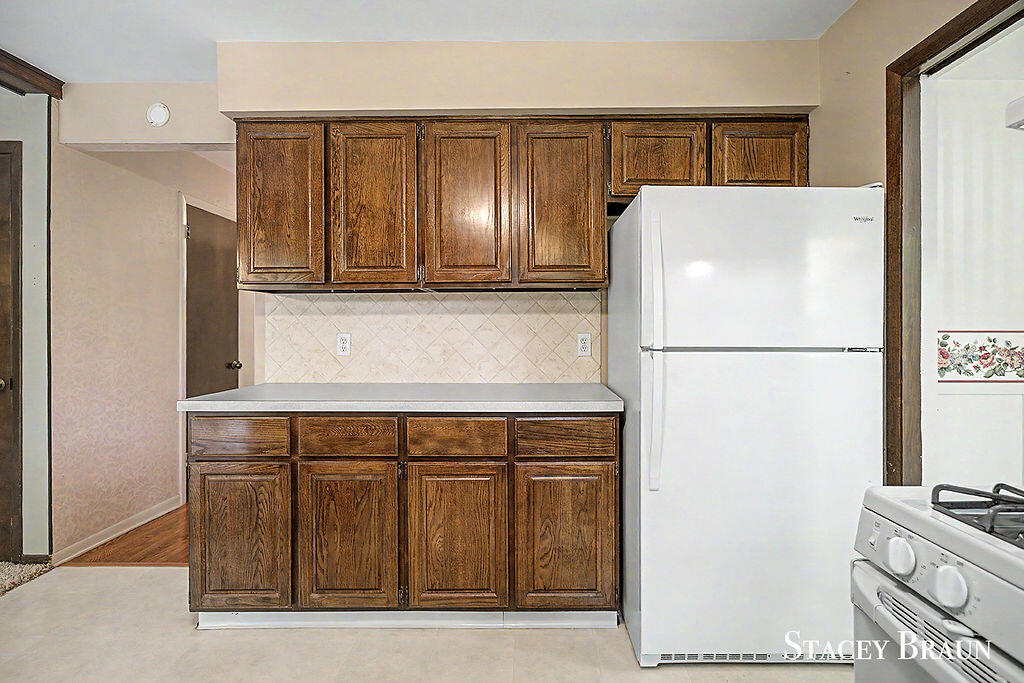 2136 Rolling Hills Drive SE Grand Rapids MI 49546