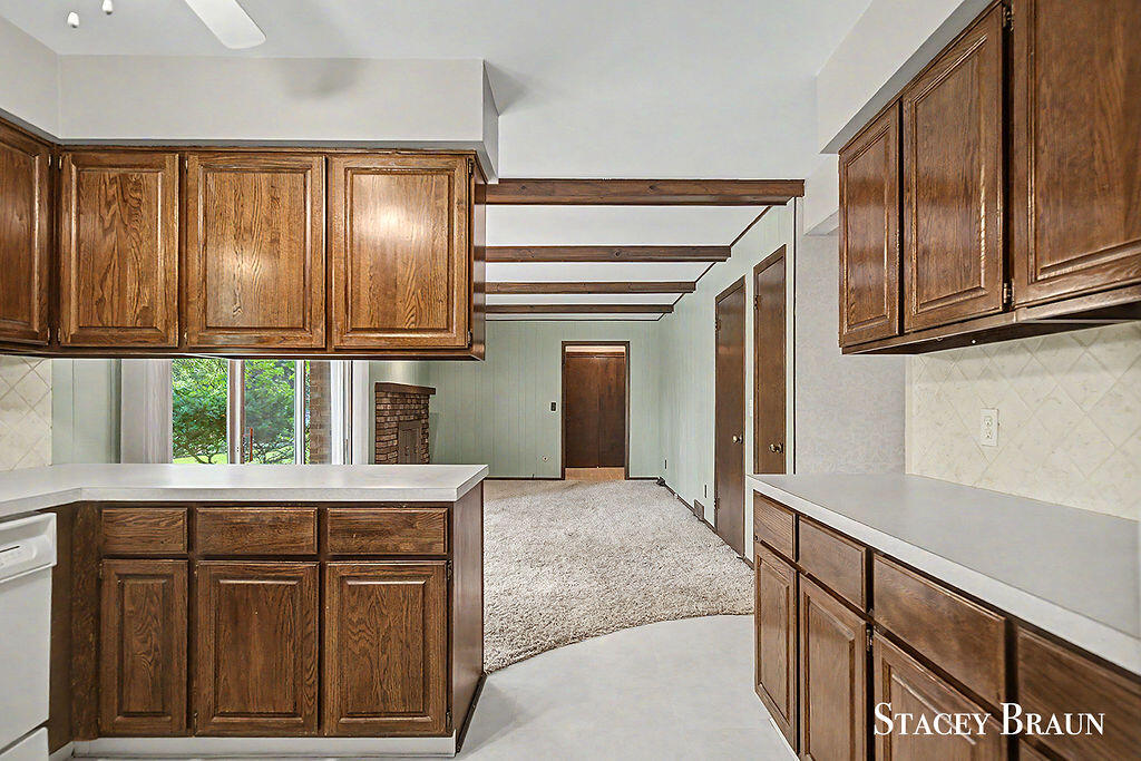2136 Rolling Hills Drive SE Grand Rapids MI 49546