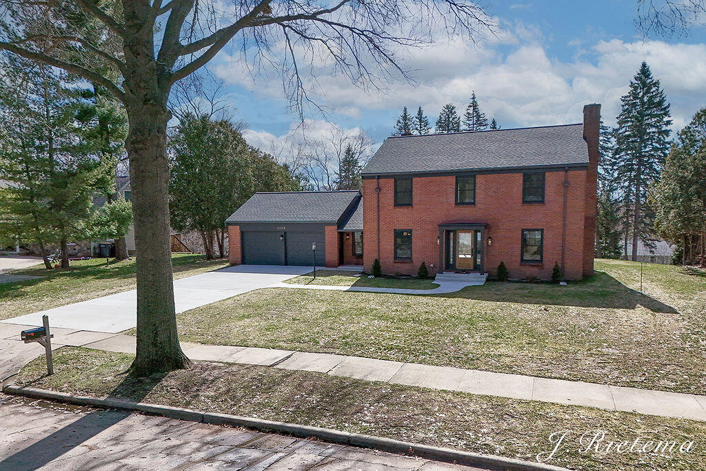 2150 Onekama Drive SE Grand Rapids MI 49506