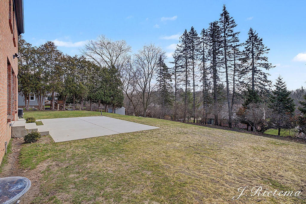 2150 Onekama Drive SE Grand Rapids MI 49506