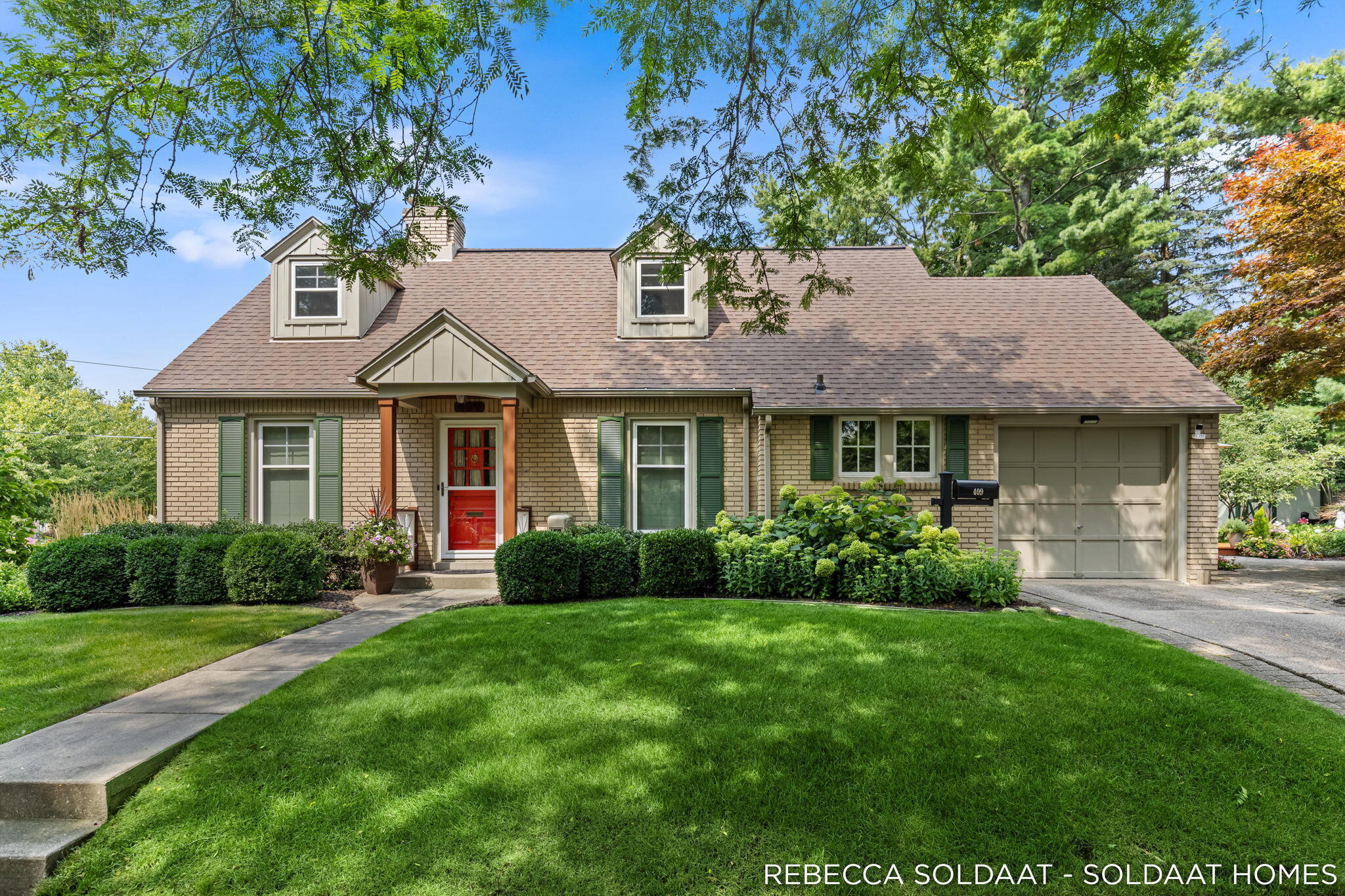 409 Marywood Drive NE Grand Rapids MI 49505