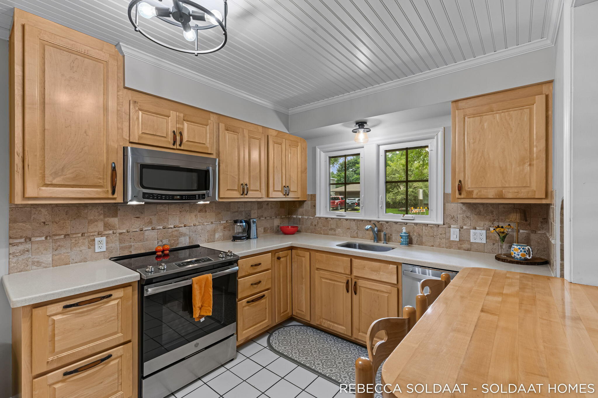 409 Marywood Drive NE Grand Rapids MI 49505