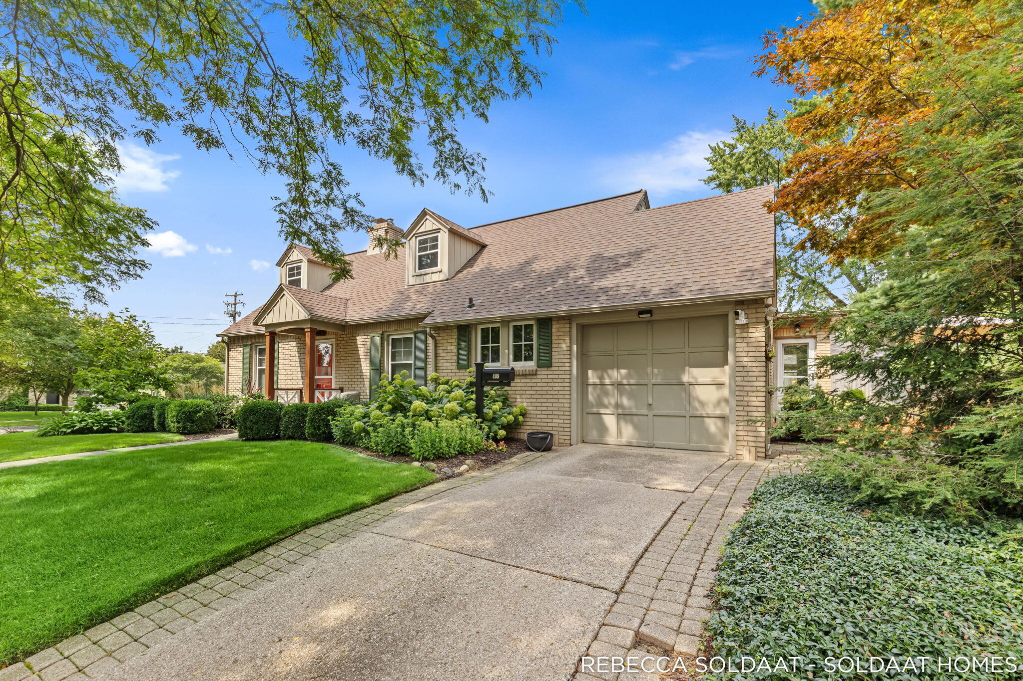 409 Marywood Drive NE Grand Rapids MI 49505