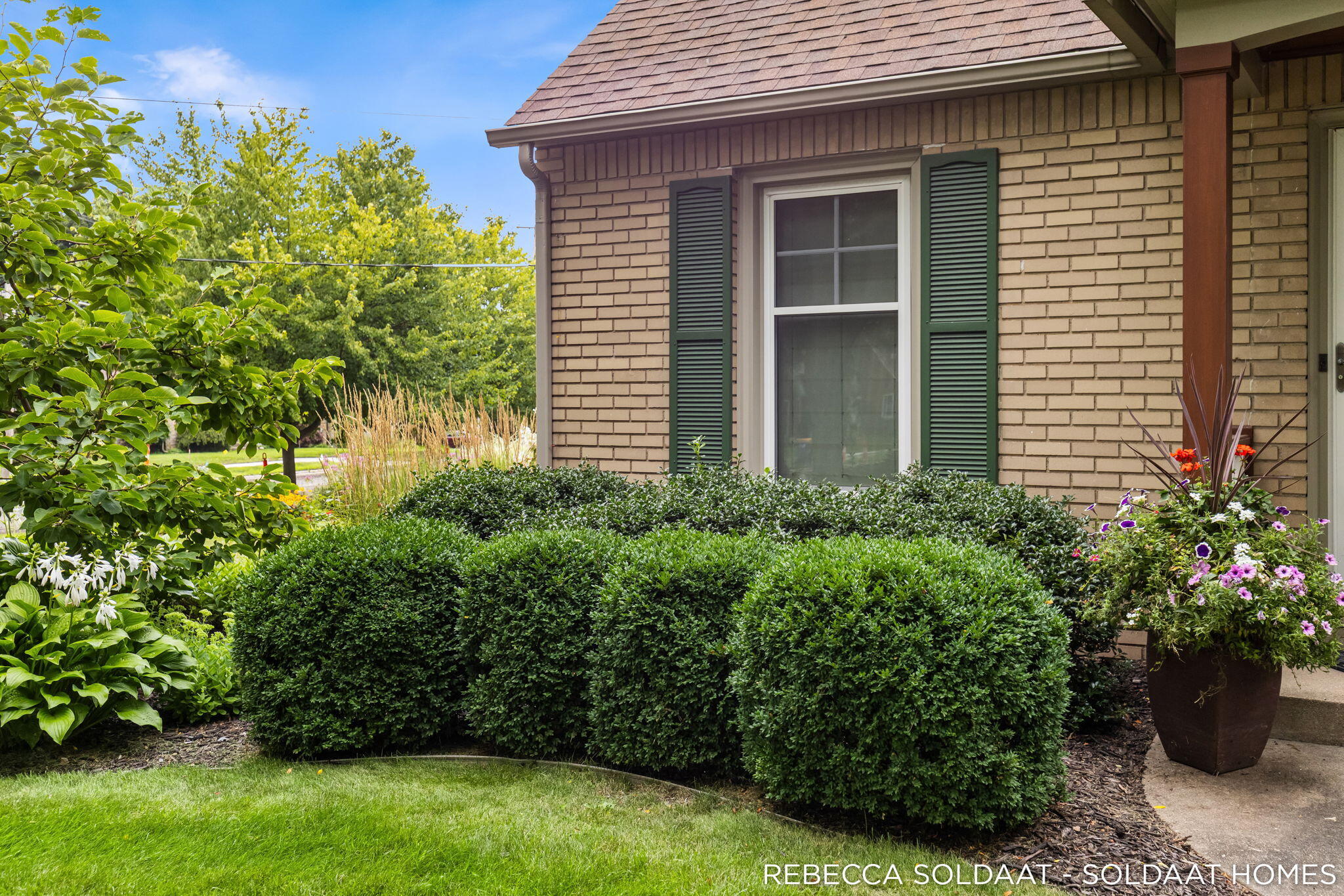 409 Marywood Drive NE Grand Rapids MI 49505