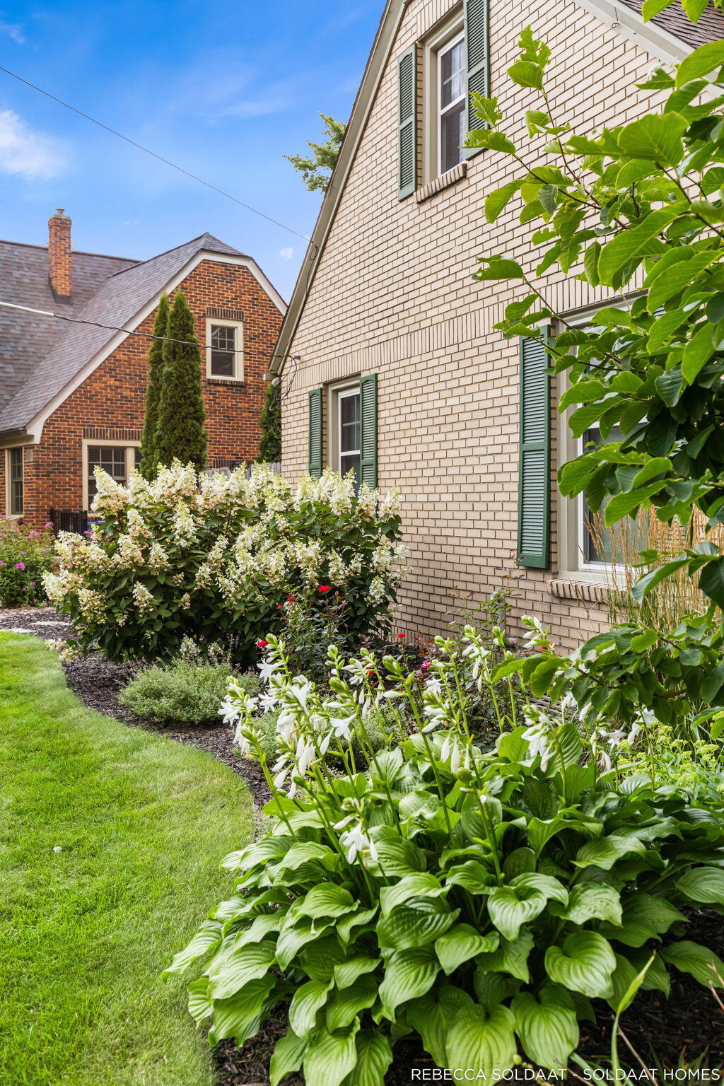 409 Marywood Drive NE Grand Rapids MI 49505