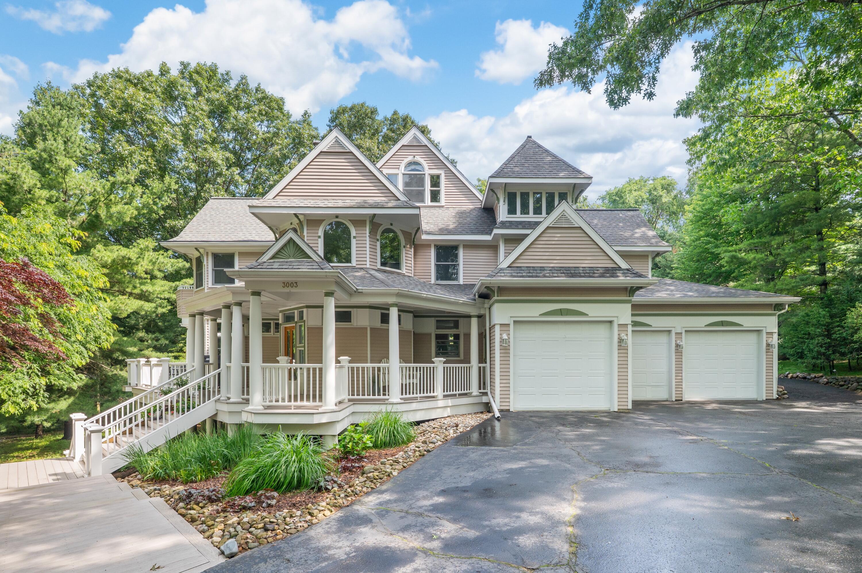 3003 Dunes Valley Path Stevensville MI 49127