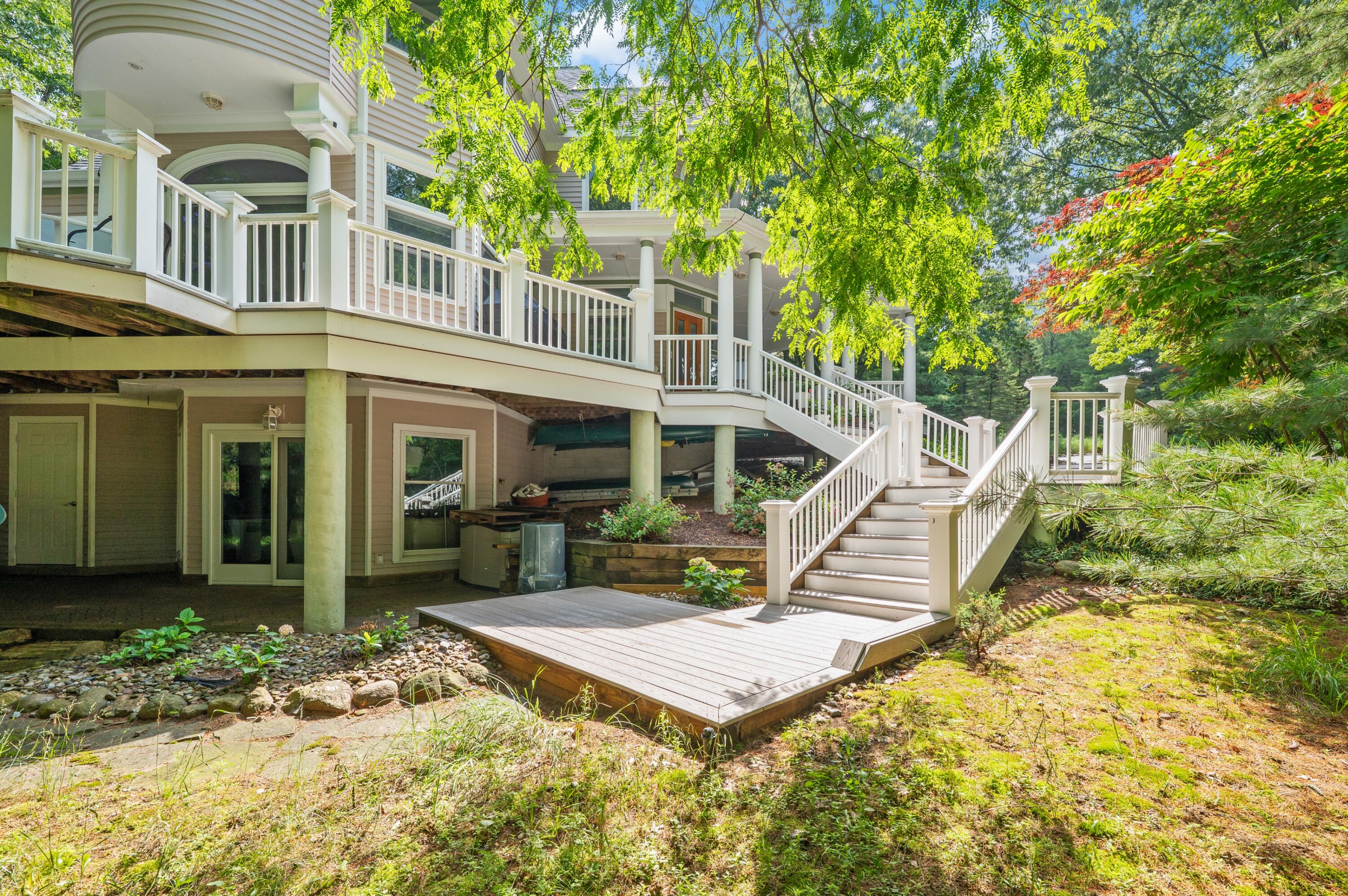 3003 Dunes Valley Path Stevensville MI 49127