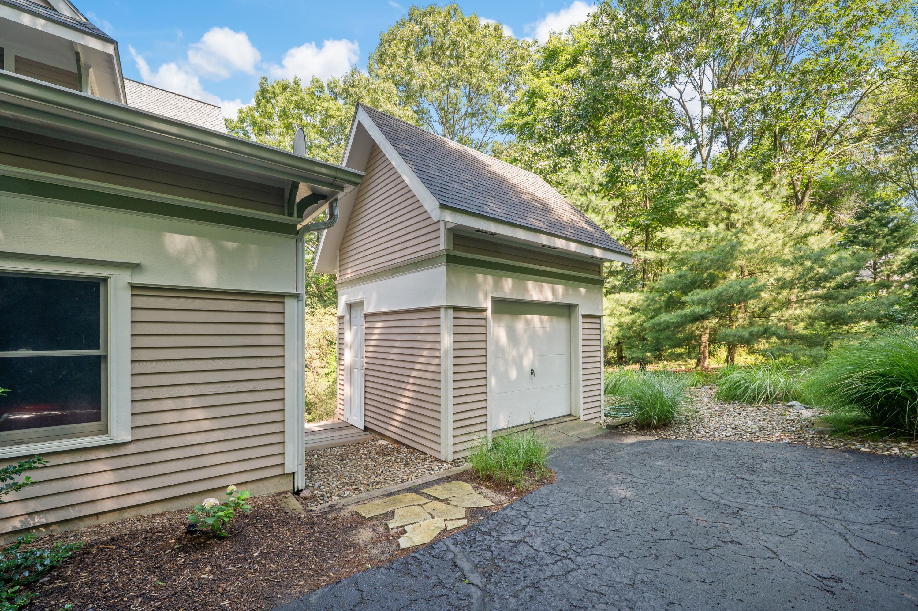 3003 Dunes Valley Path Stevensville MI 49127