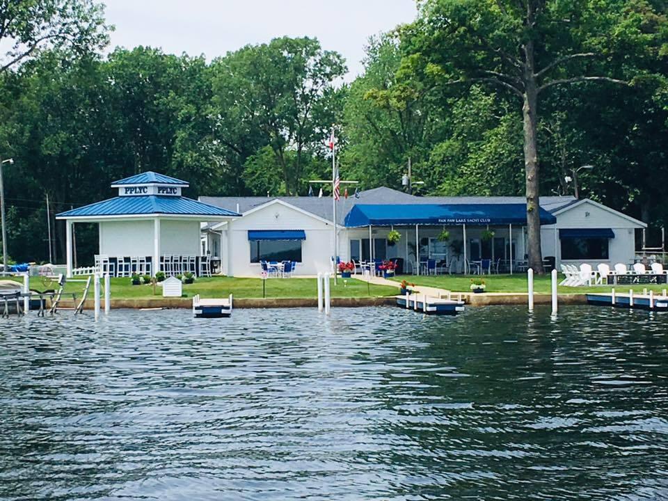 8004 Lakewood Drive Coloma MI 49038