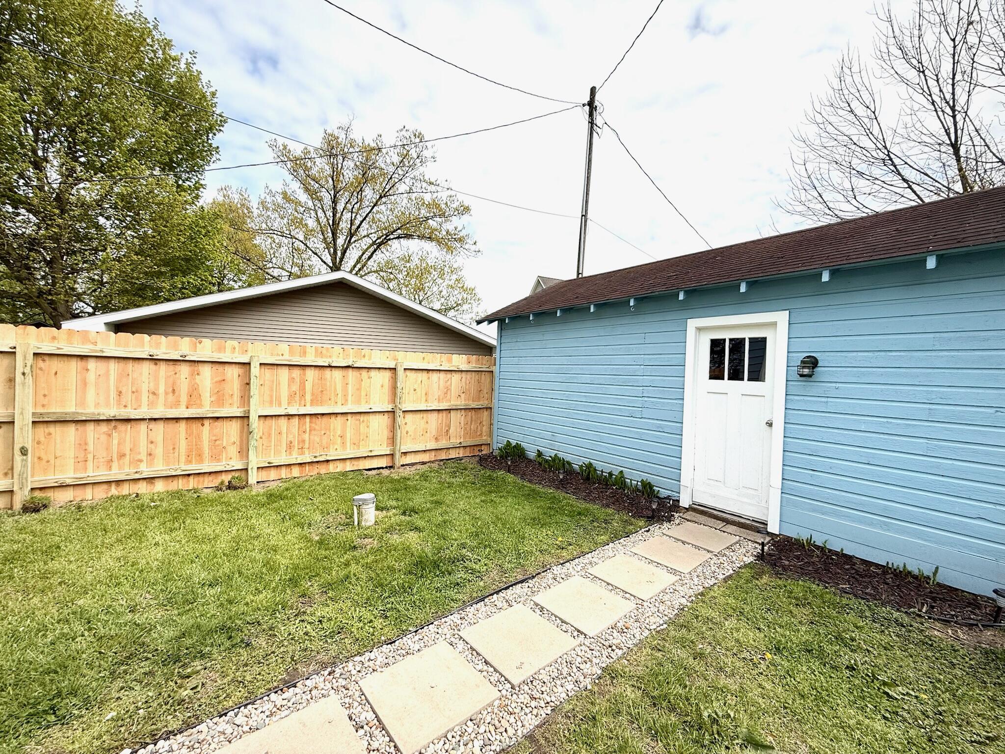 8004 Lakewood Drive Coloma MI 49038