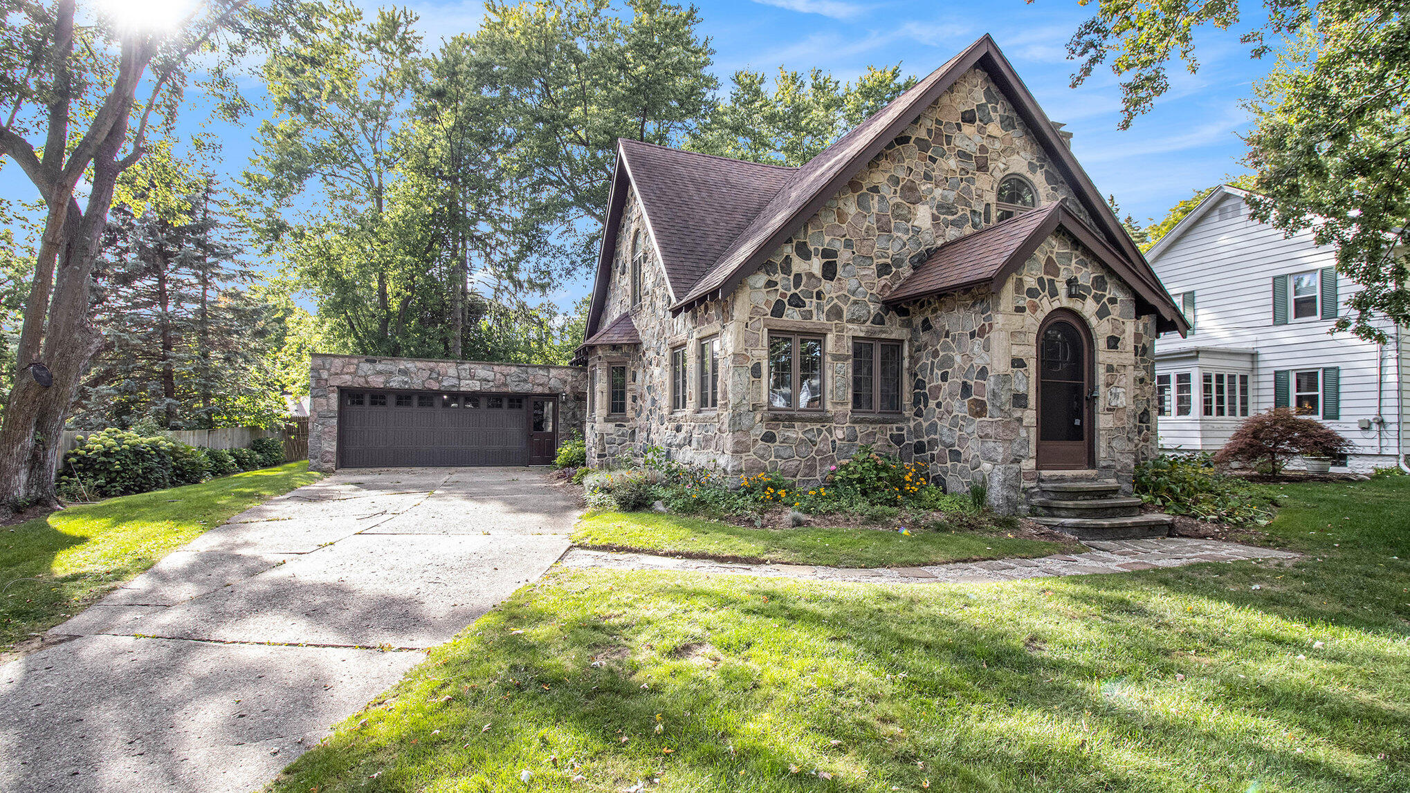 415 Charlotte Avenue NW Grand Rapids MI 49504