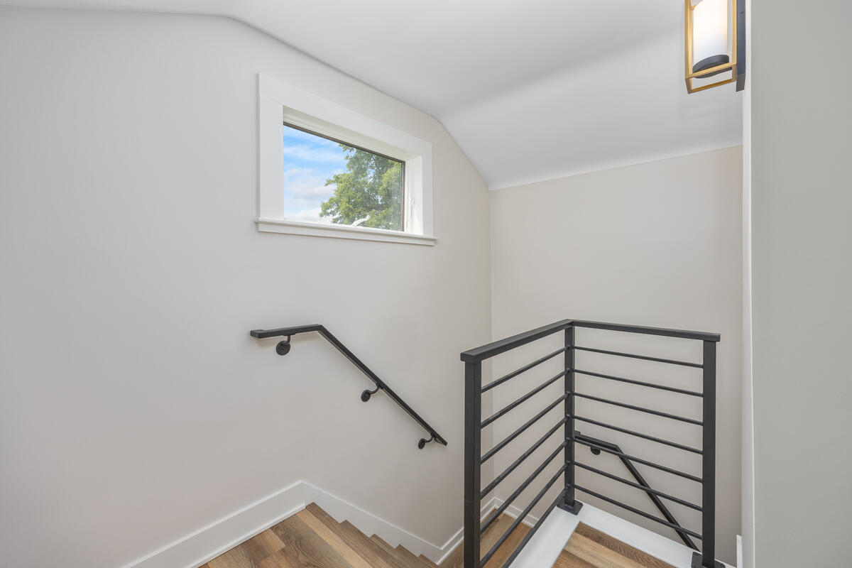 349 Baynton Avenue NE Grand Rapids MI 49503