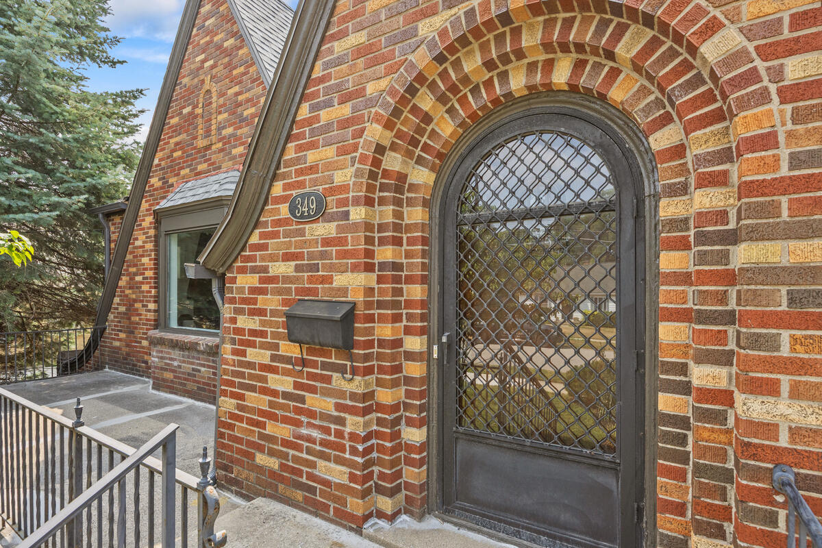 349 Baynton Avenue NE Grand Rapids MI 49503