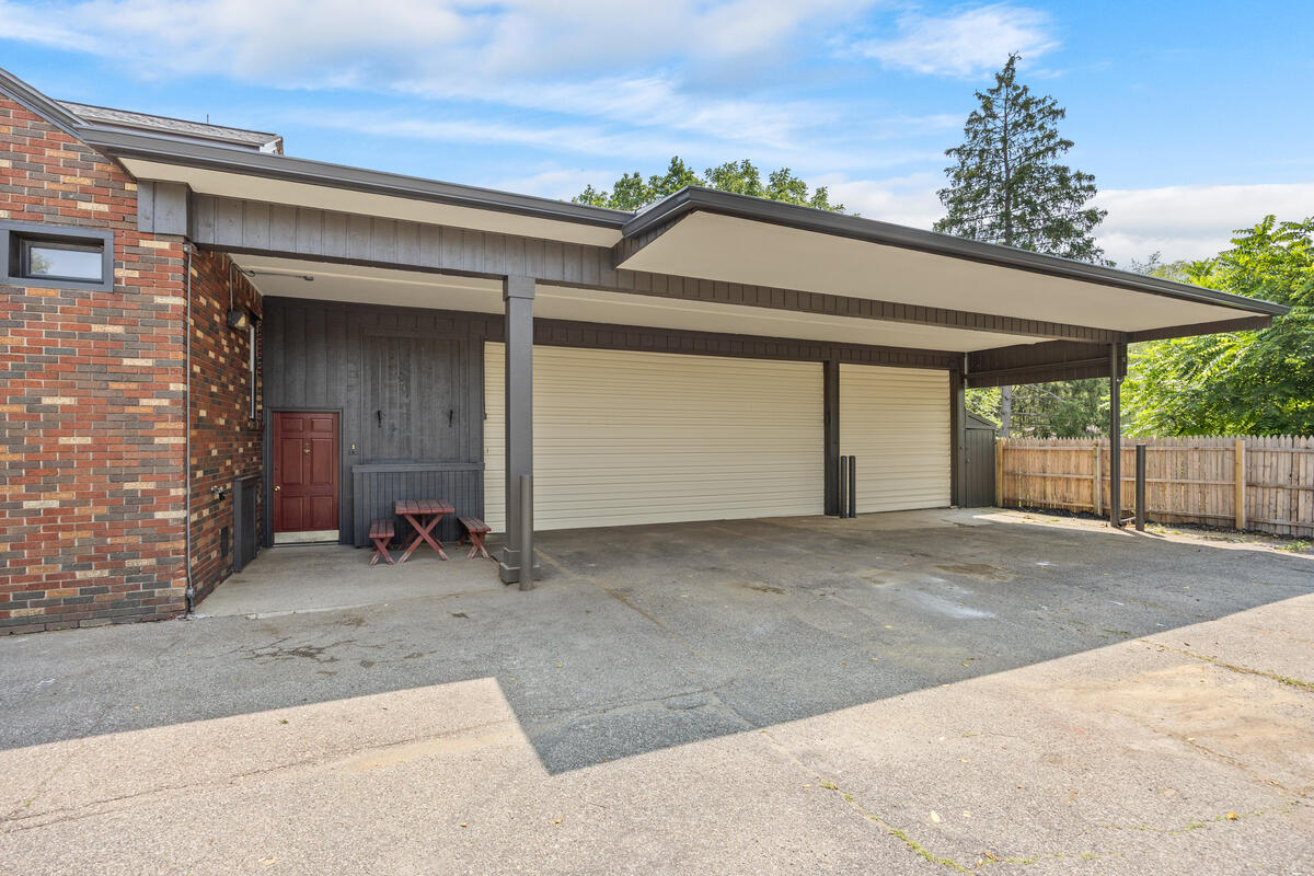 349 Baynton Avenue NE Grand Rapids MI 49503