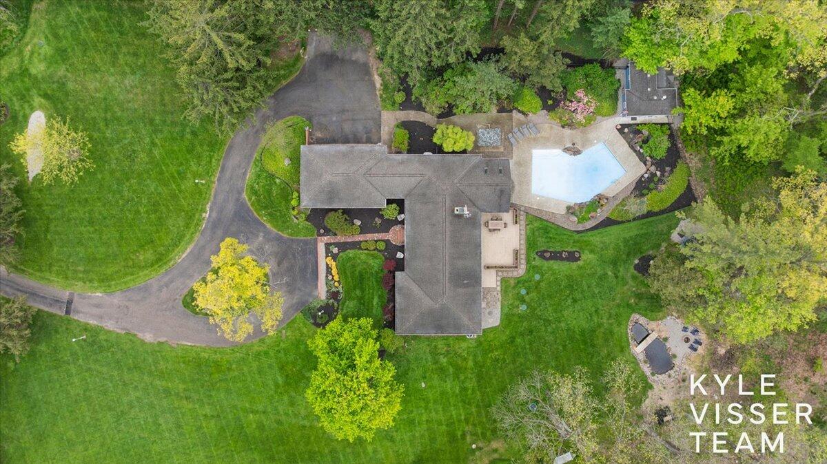1585 River Oaks Drive SE Ada MI 49301