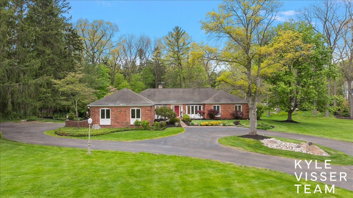 1585 River Oaks Drive SE Ada MI 49301