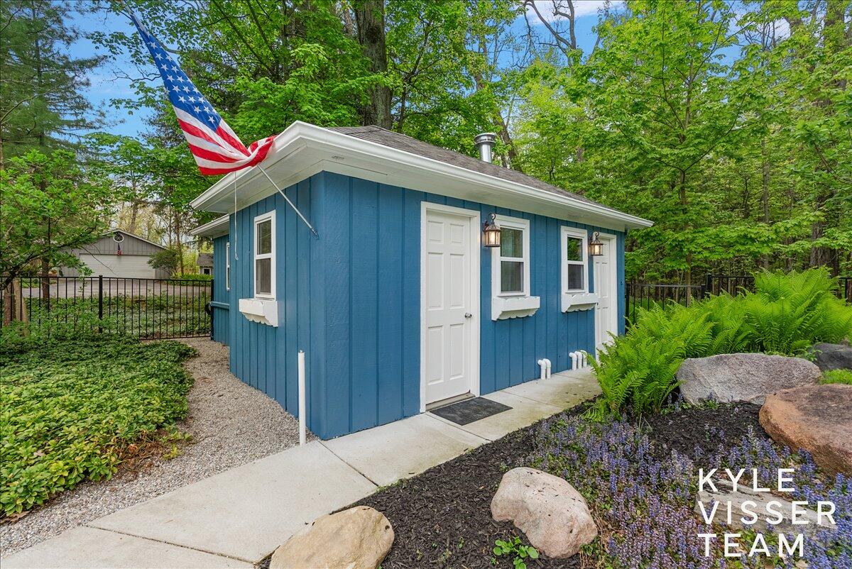 1585 River Oaks Drive SE Ada MI 49301