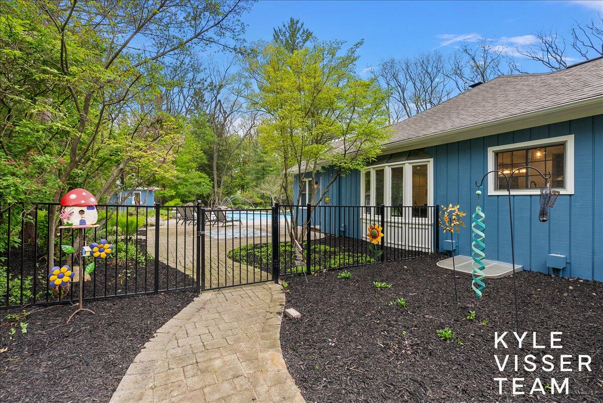 1585 River Oaks Drive SE Ada MI 49301