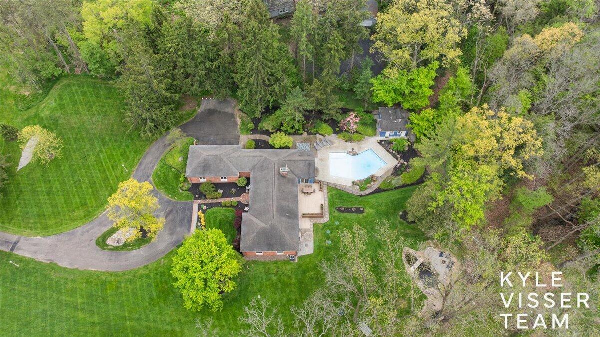 1585 River Oaks Drive SE Ada MI 49301