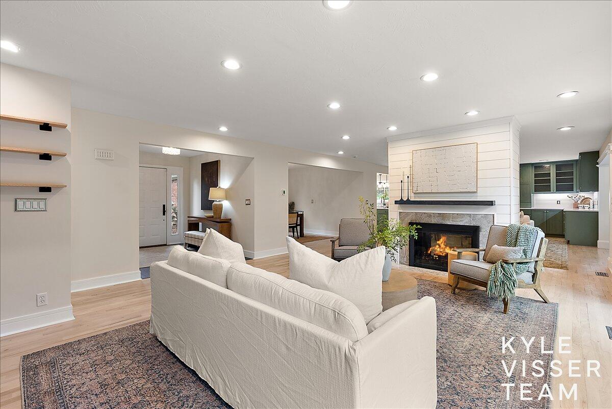 1585 River Oaks Drive SE Ada MI 49301