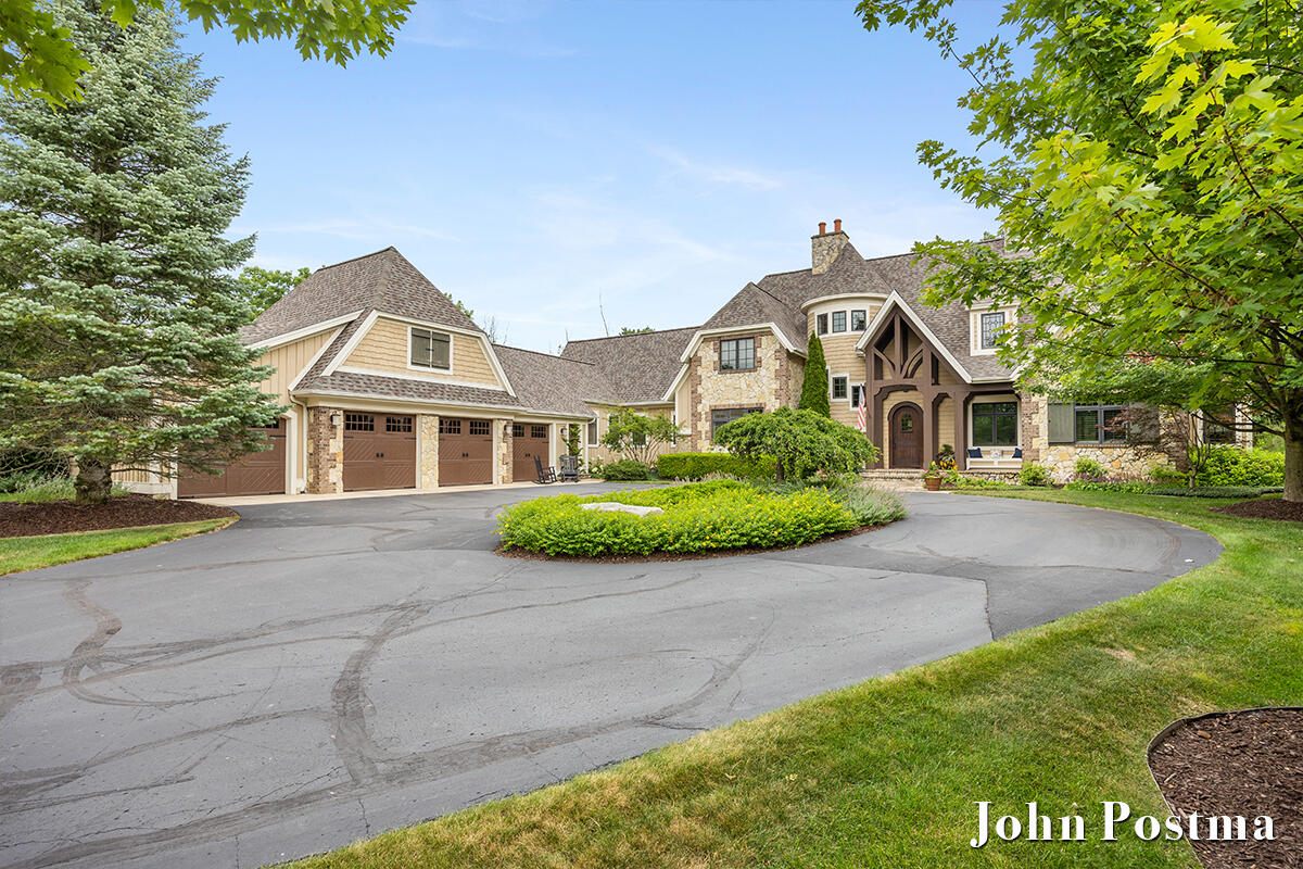 5914 Whitworth Court SE Grand Rapids MI 49546