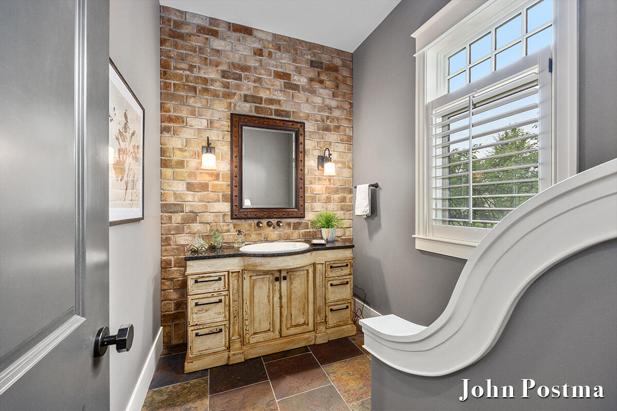 5914 Whitworth Court SE Grand Rapids MI 49546