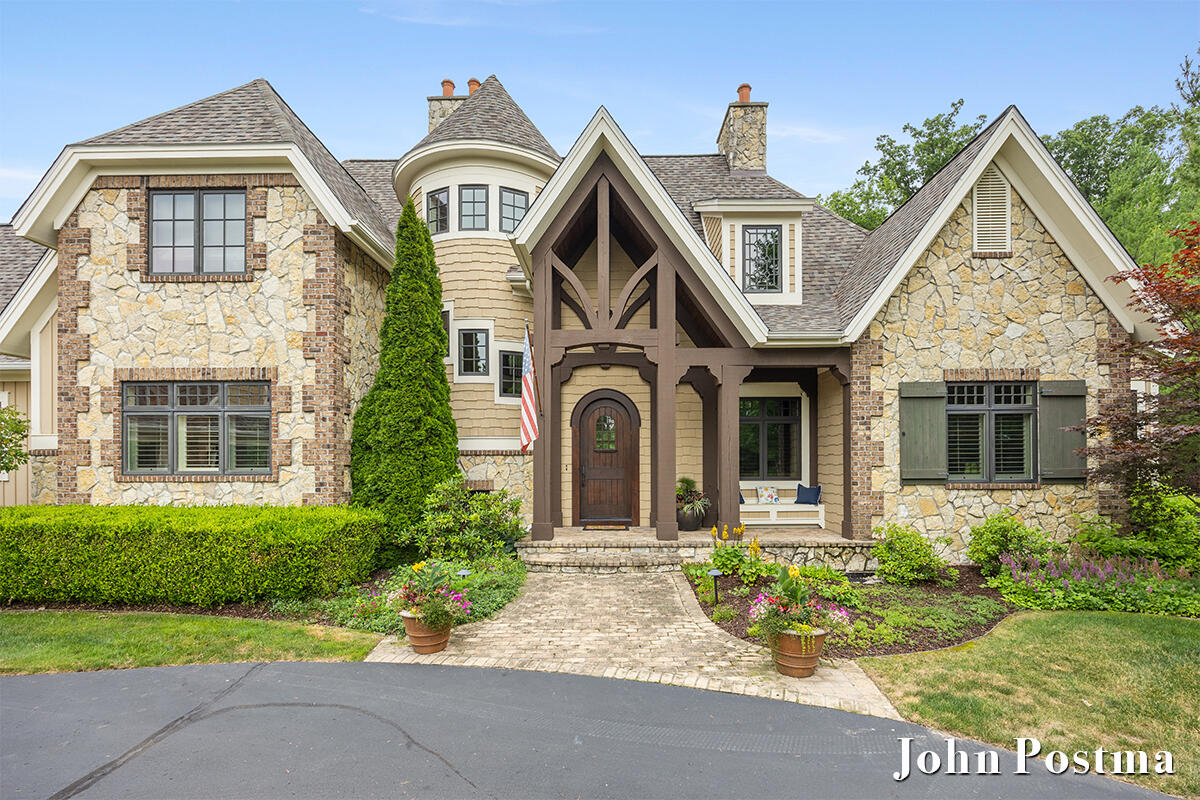 5914 Whitworth Court SE Grand Rapids MI 49546