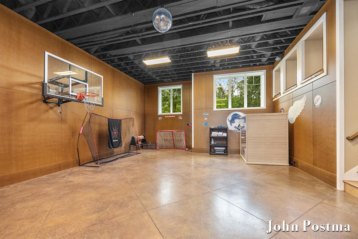 5914 Whitworth Court SE Grand Rapids MI 49546