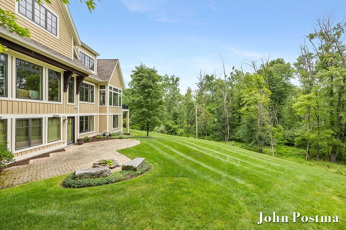 5914 Whitworth Court SE Grand Rapids MI 49546