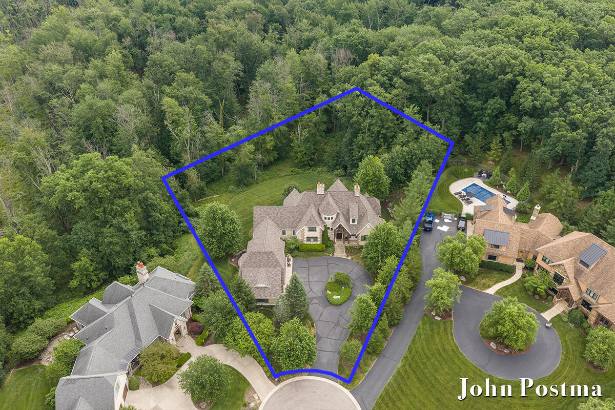5914 Whitworth Court SE Grand Rapids MI 49546