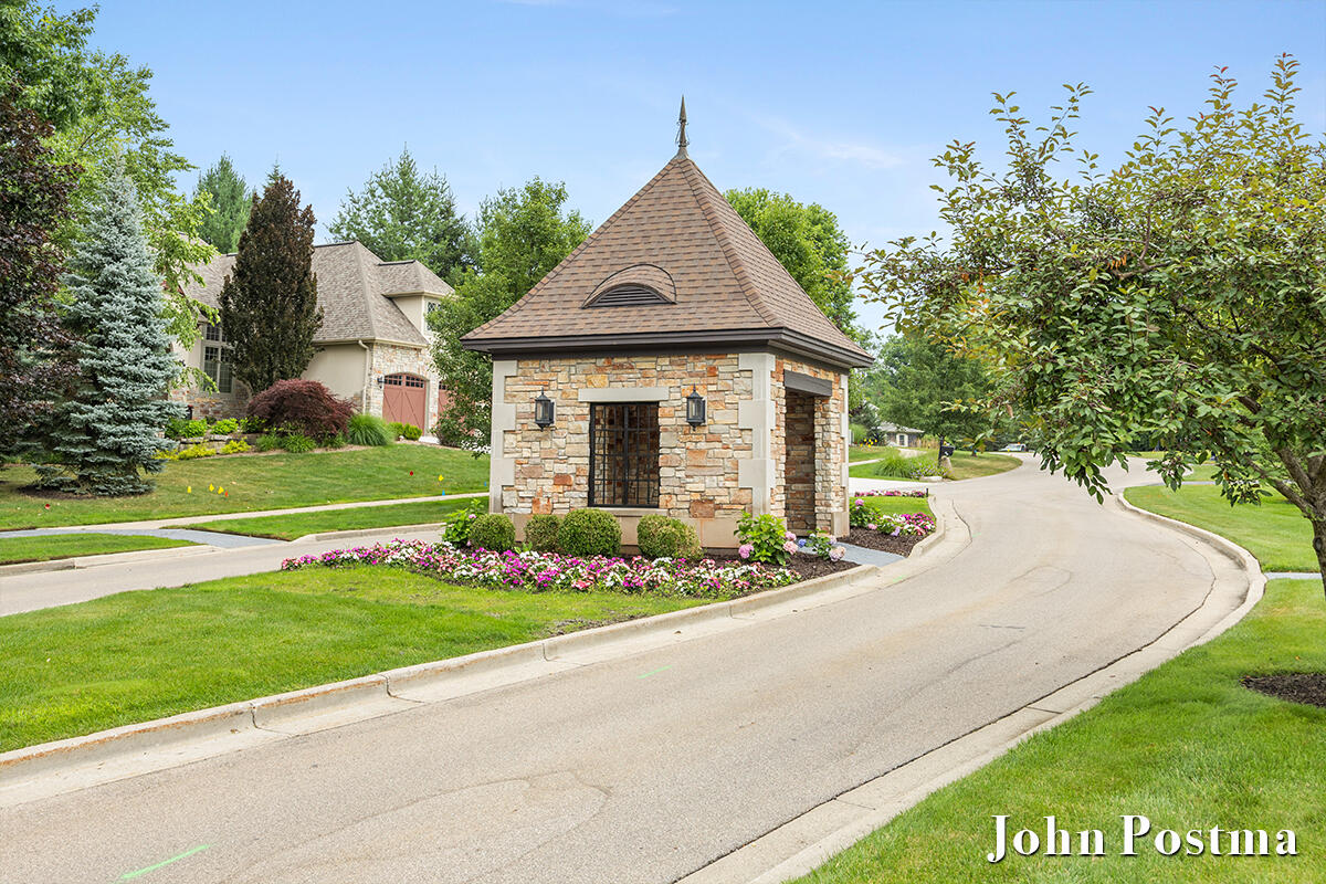 5914 Whitworth Court SE Grand Rapids MI 49546