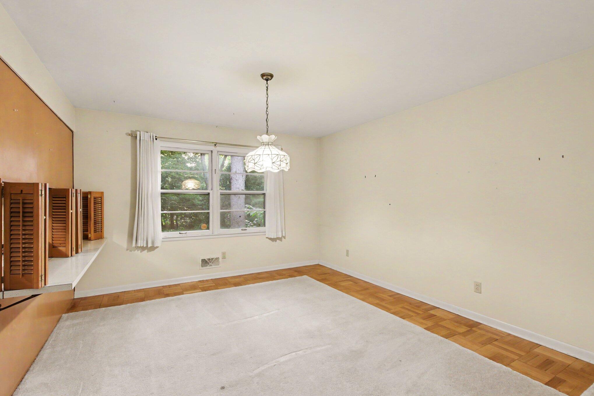 560 Lodge Lane Kalamazoo MI 49009