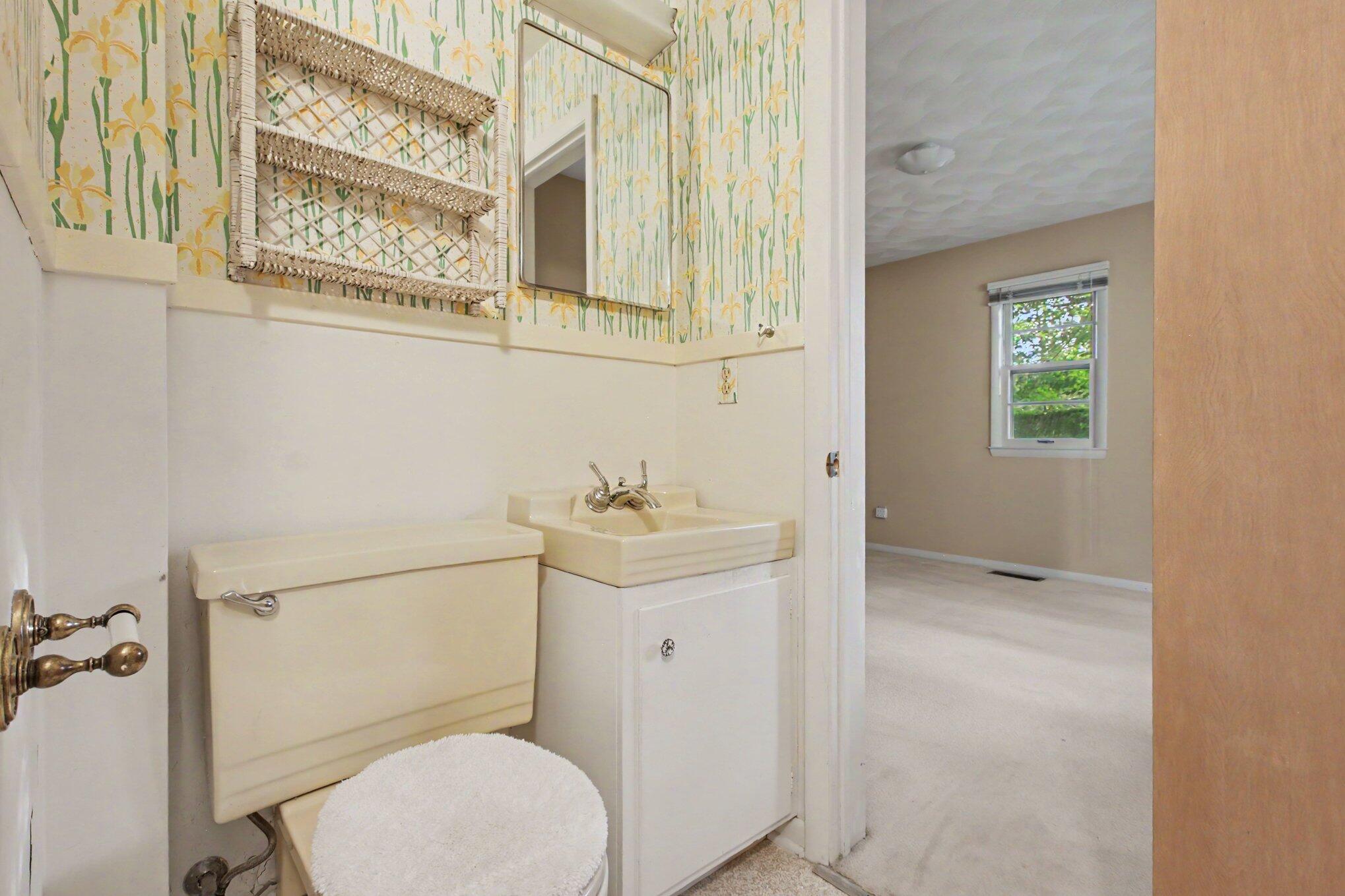 560 Lodge Lane Kalamazoo MI 49009