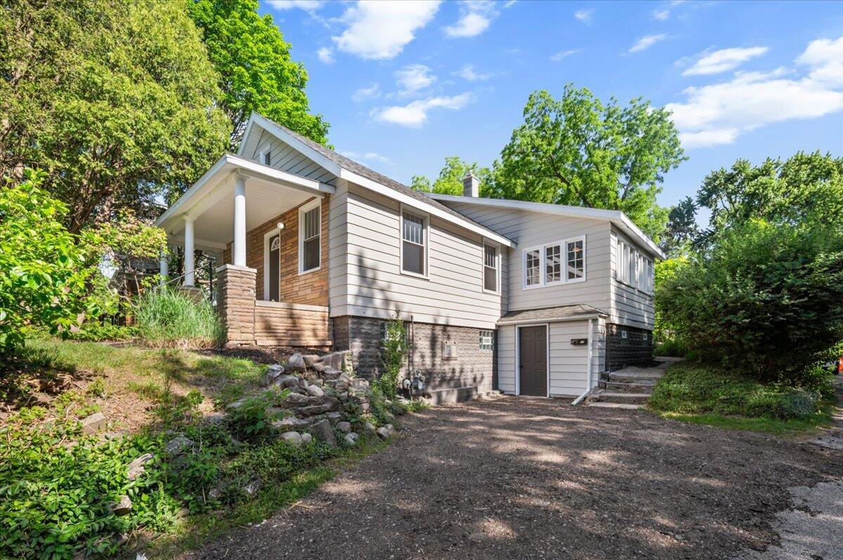 710 Leonard Street NE Grand Rapids MI 49503