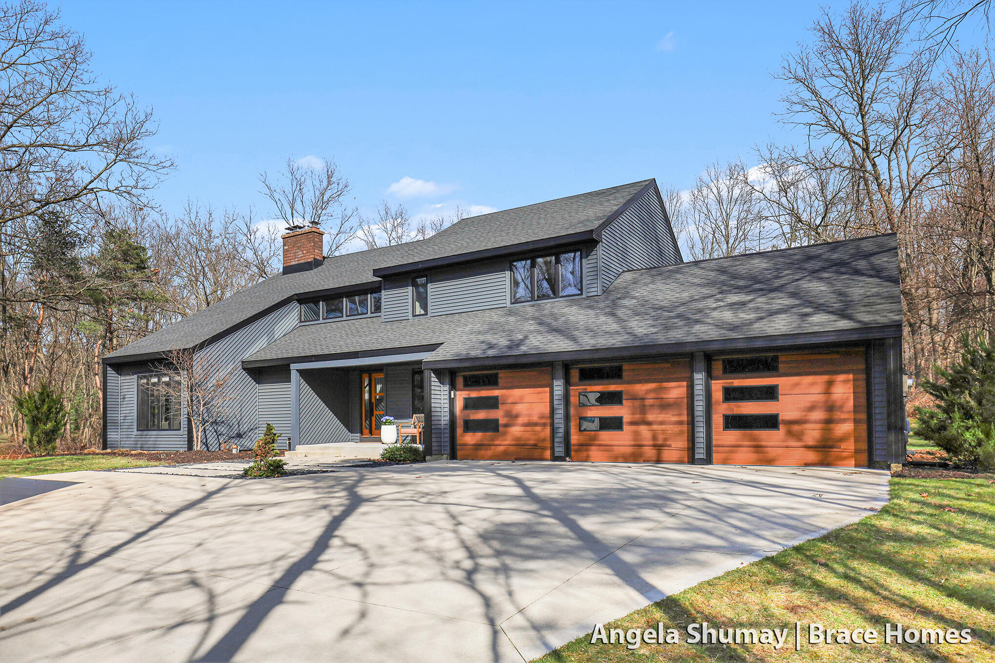 400 Greentree Lane NE Ada MI 49301