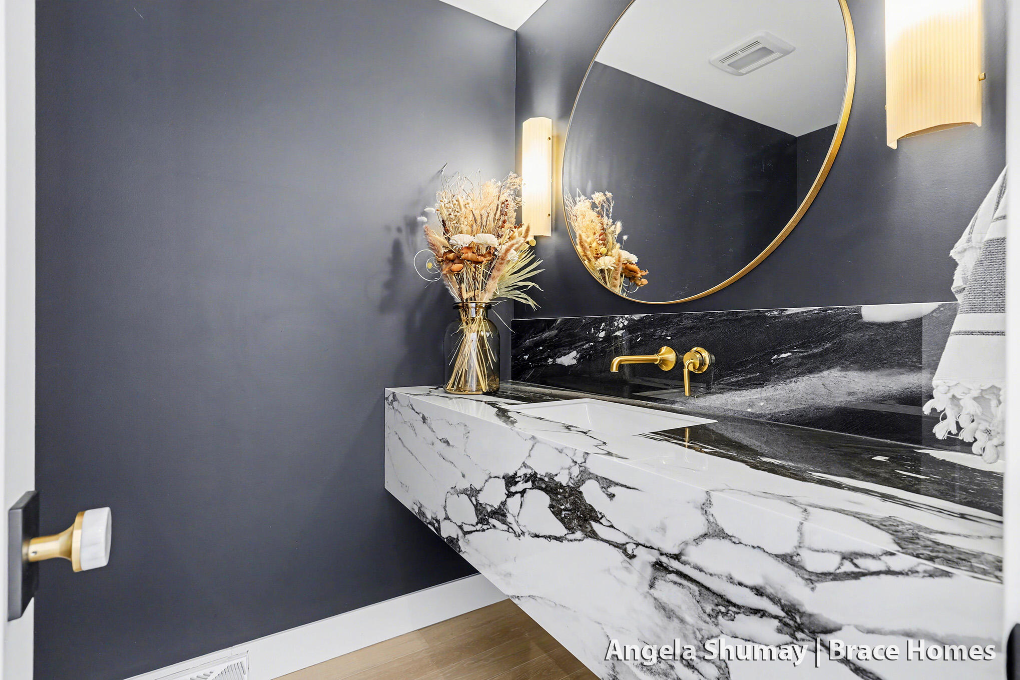 400 Greentree Lane NE Ada MI 49301