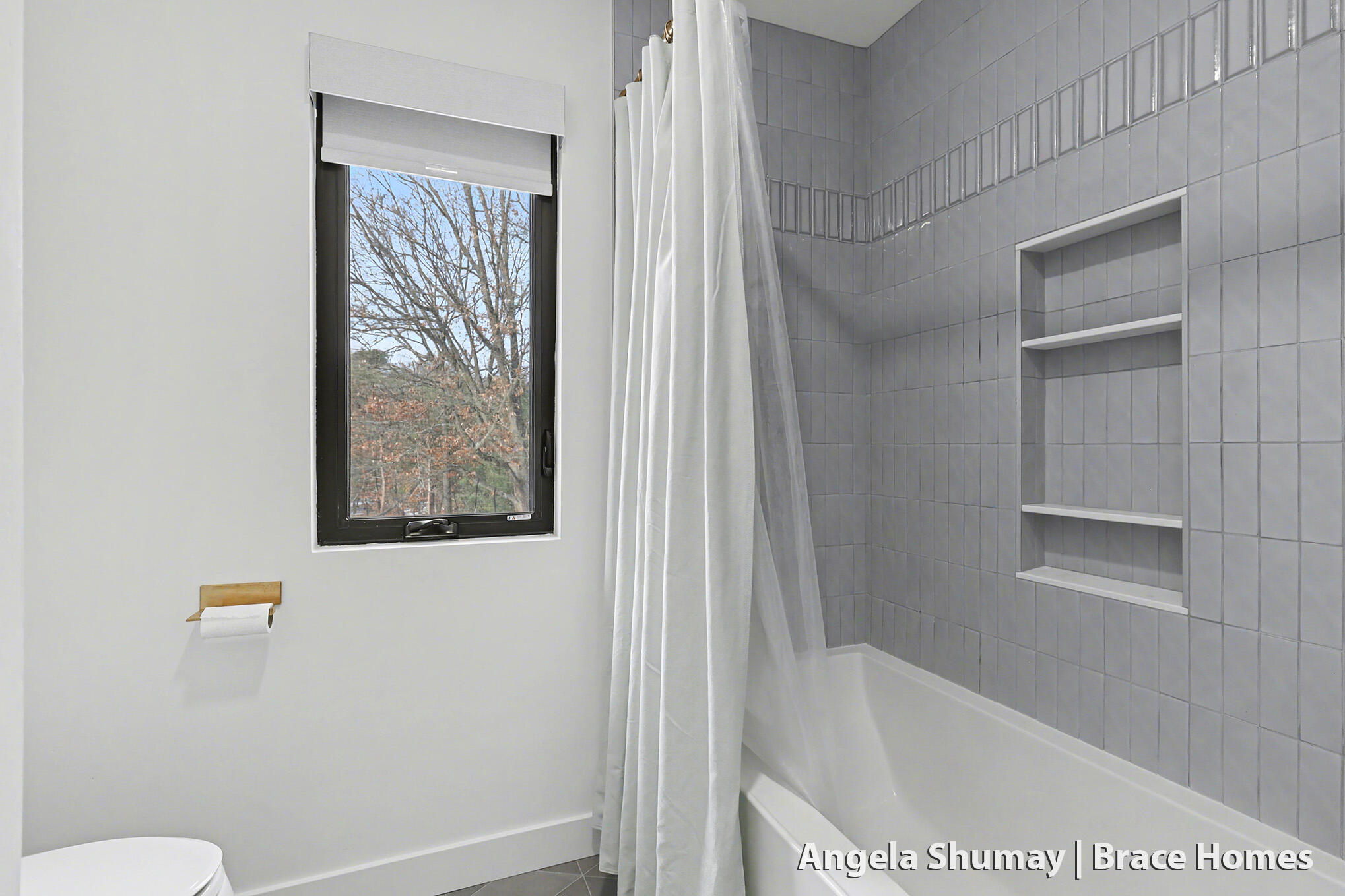 400 Greentree Lane NE Ada MI 49301