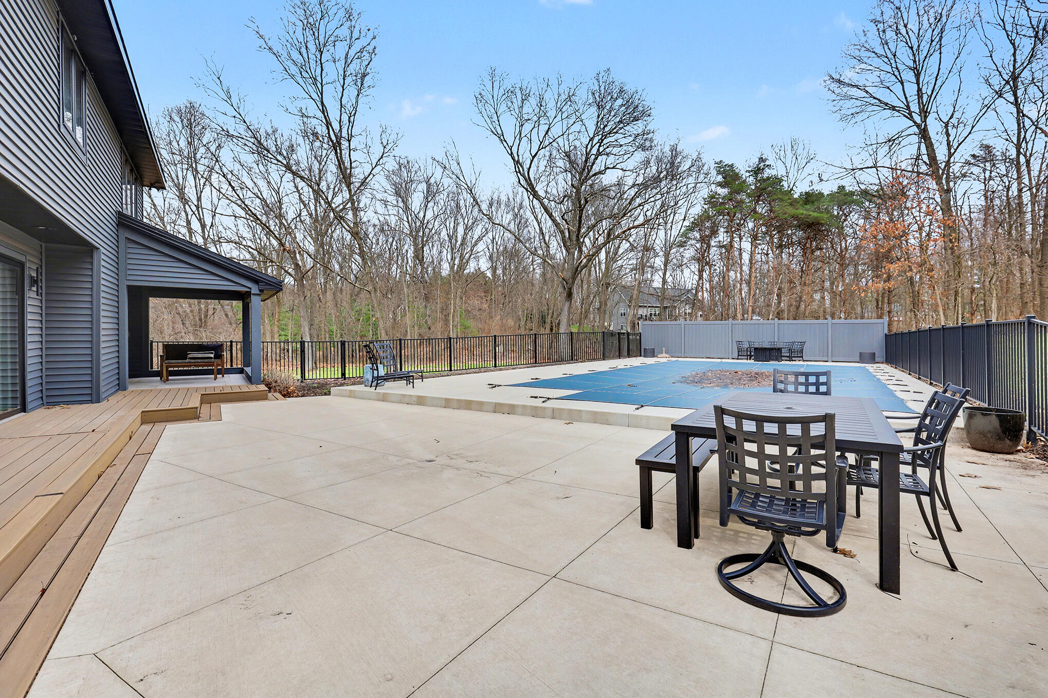 400 Greentree Lane NE Ada MI 49301