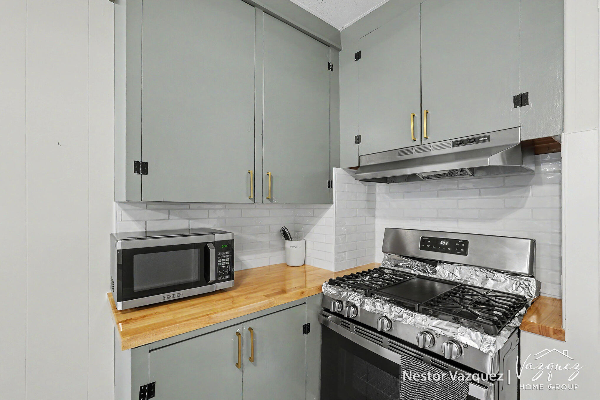 234 Knapp Street NE Grand Rapids MI 49505