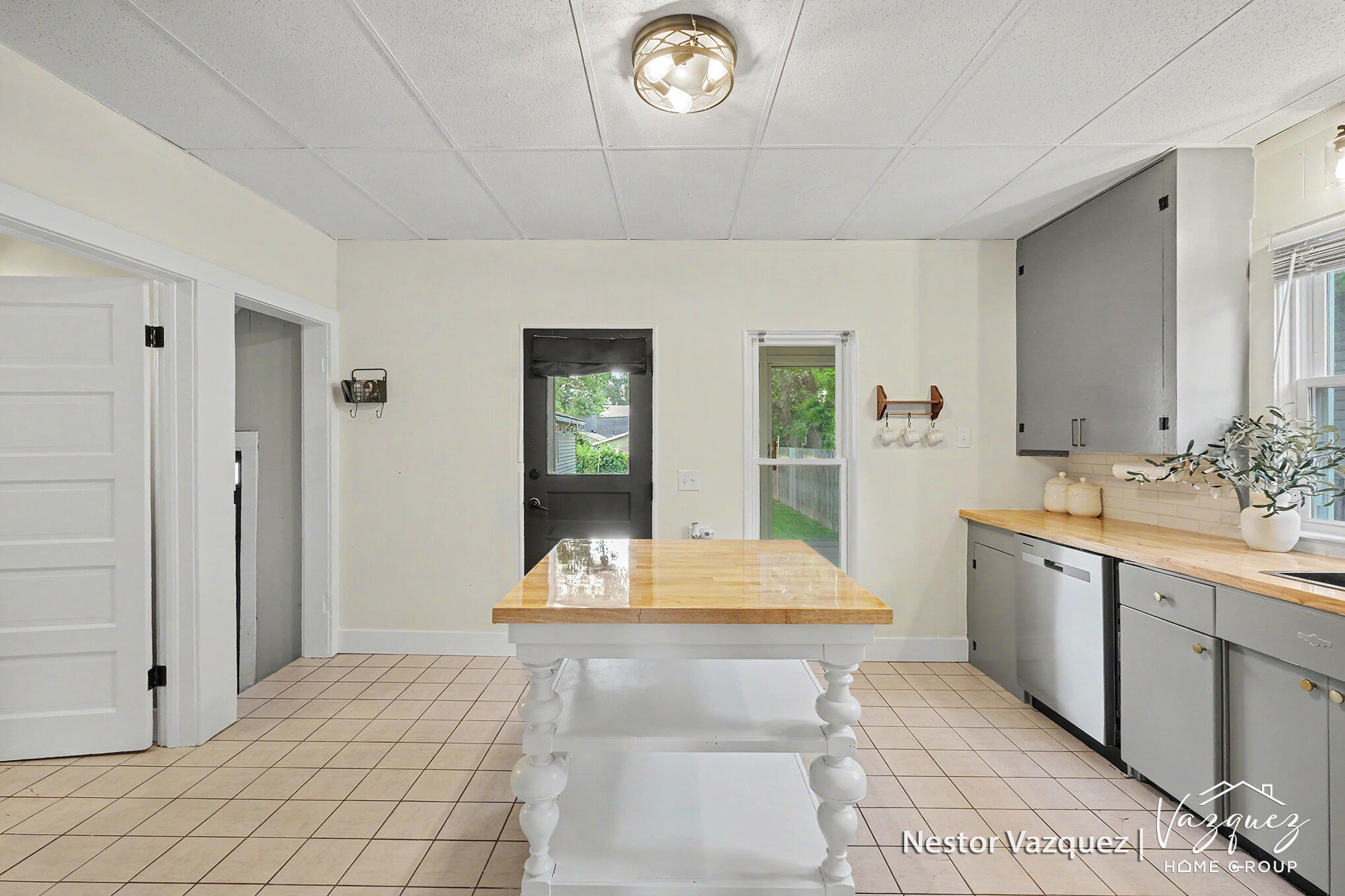 234 Knapp Street NE Grand Rapids MI 49505