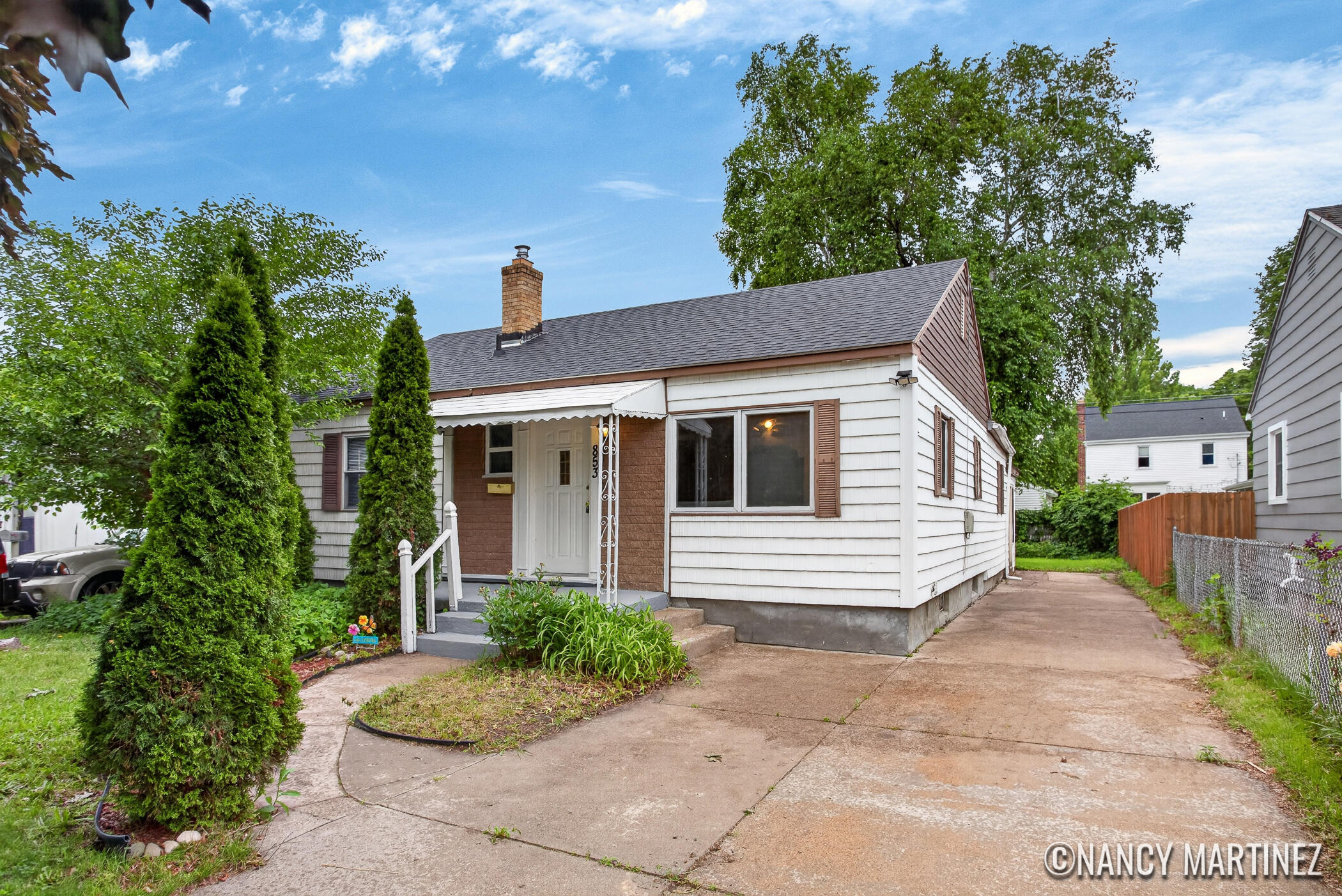 853 California Street NW Grand Rapids MI 49504