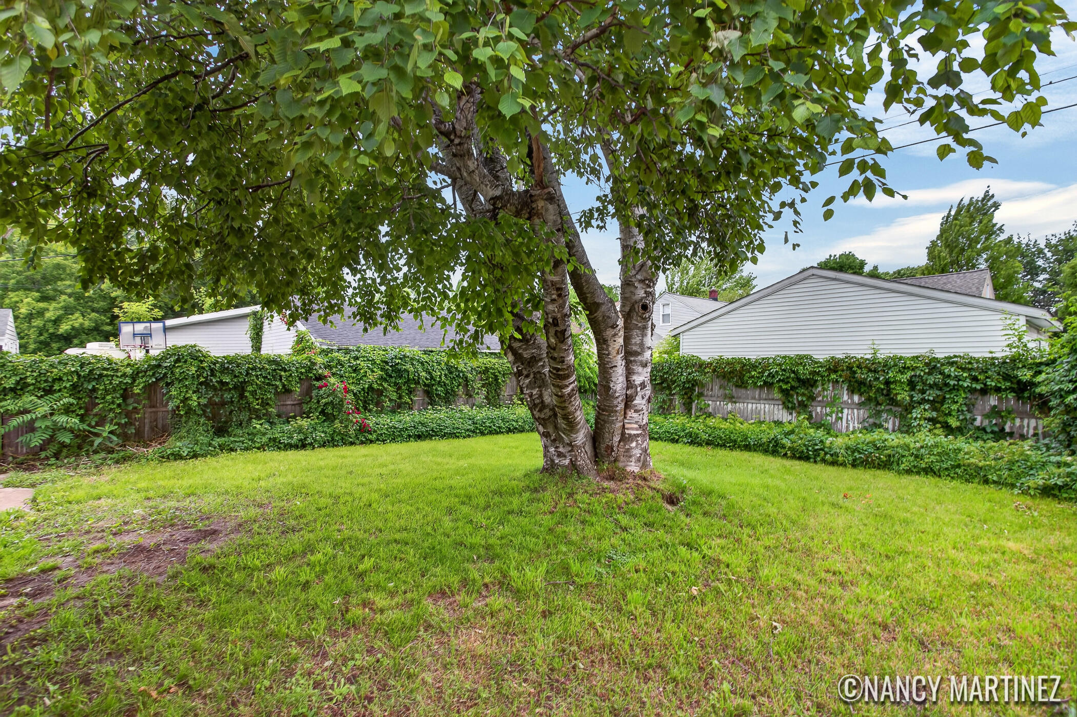853 California Street NW Grand Rapids MI 49504