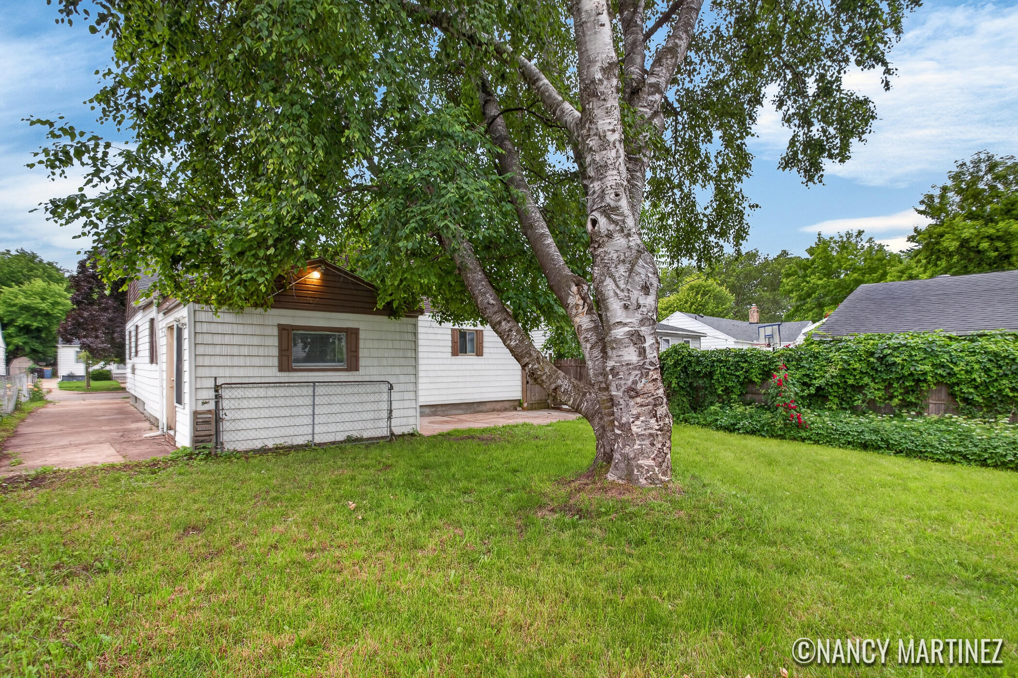 853 California Street NW Grand Rapids MI 49504