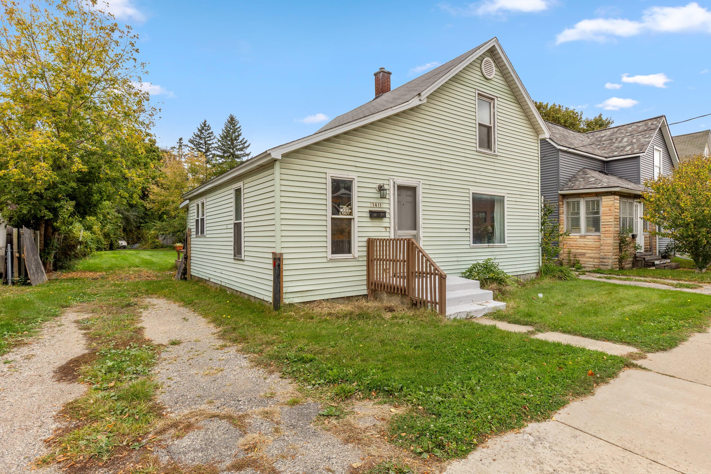 1411 Alpine Avenue NW Grand Rapids MI 49504